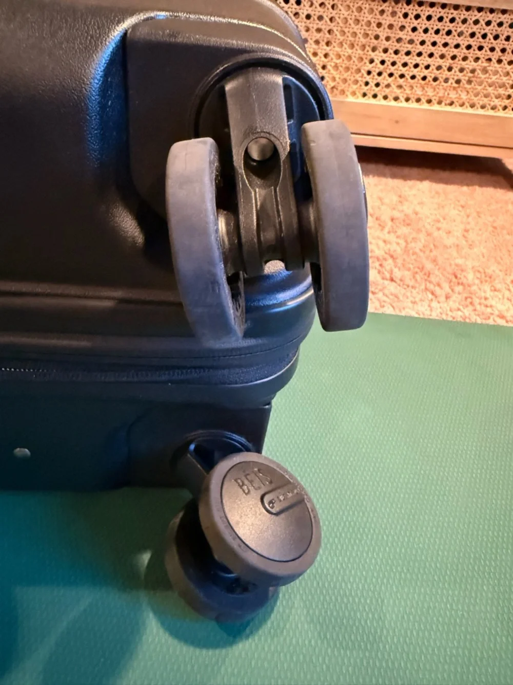 BEIS Black Hard-Shell Carry-On Spinner - Picture 8 of 15